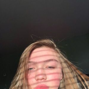 Meet your Posher, Ella